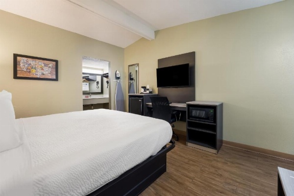 SureStay Hotel by Best Western Columbus Downtown image 16