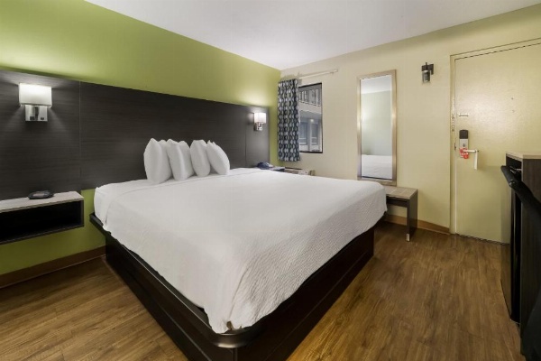 SureStay Hotel by Best Western Columbus Downtown image 26