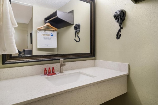 SureStay Hotel by Best Western Columbus Downtown image 7
