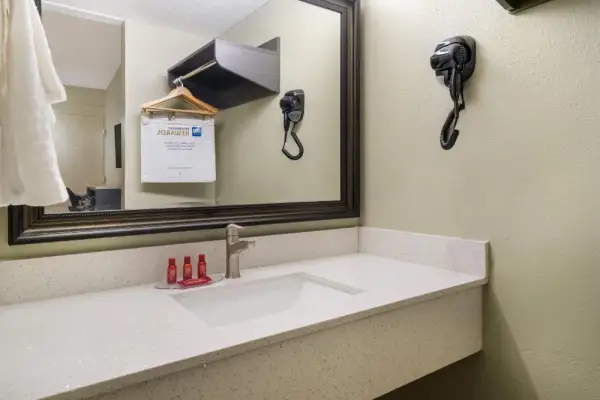 SureStay Hotel by Best Western Columbus Downtown 7